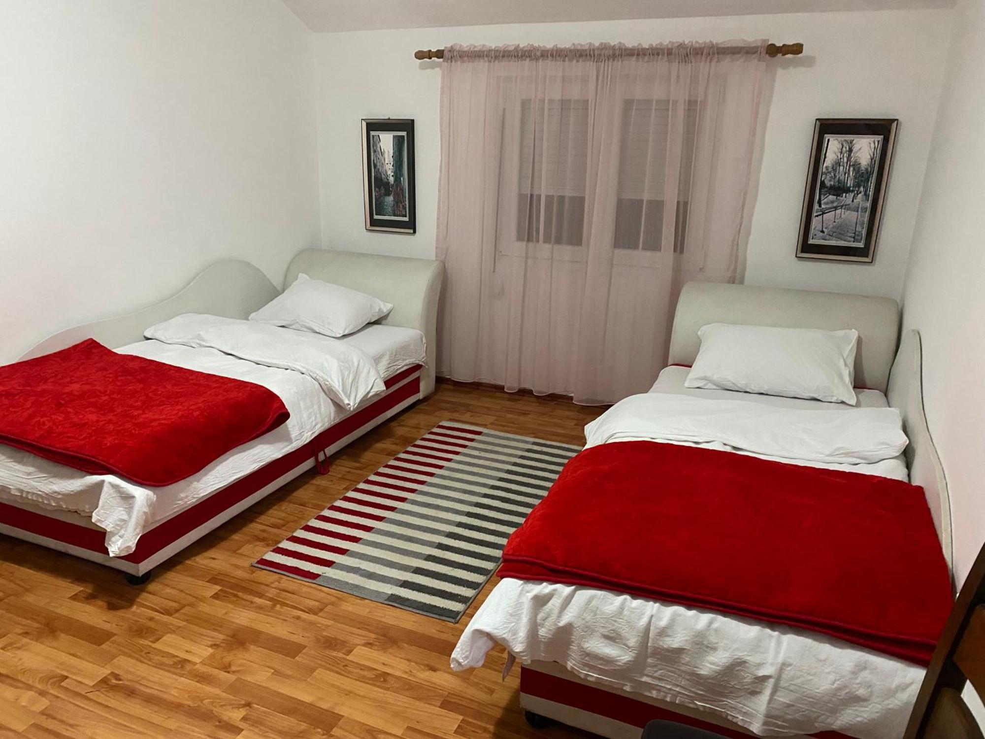Apartmani Breze 波德戈里察 外观 照片