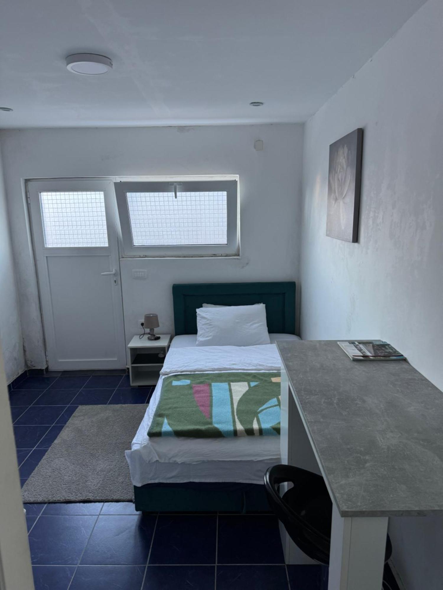 Apartmani Breze 波德戈里察 外观 照片